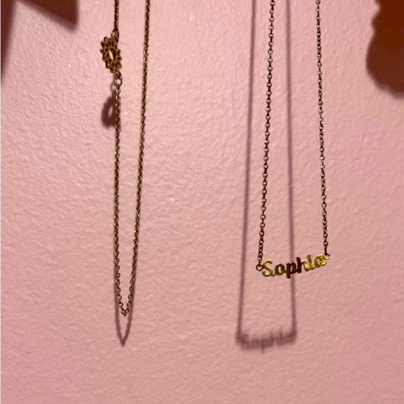 Small Sophia minimalist personalized necklace gold colored adjustable chain - Picture 3 of 10
